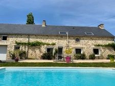 Propriété en pierre avec piscine Locmaria-Grand-Champ