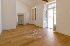 Maison de ville au pied des remparts  - 170m2 - plein centre - VANNES
