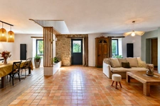 LONGÈRE DE CARACTÈRE RÉNOVÉE - 220m2 - BERRIC