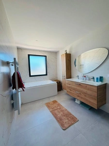Maison contemporaine neuve à vendre (AHUY -159m² habitable - 650m² de terrain)