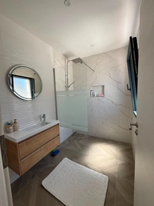 Maison contemporaine neuve à vendre (AHUY -159m² habitable - 650m² de terrain)