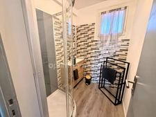 Appartement T3 55m2 entièrement rénové avec balcon – Proche port et commerces