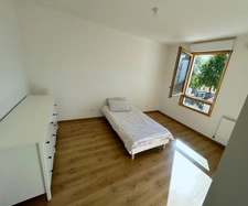 EXCLUSIVITÉ – Appartement T3 avec balcon et terrasse – Vénissieux, proche tramway