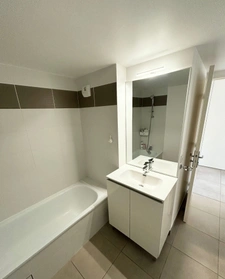 EXCLUSIVITÉ – Appartement T3 avec balcon et terrasse – Vénissieux, proche tramway