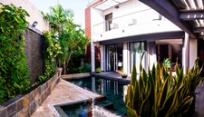 Villa contemporaine – 10 pièces – env. 300 m² – piscine – spa