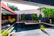 Villa contemporaine – 10 pièces – env. 300 m² – piscine – spa