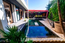 Villa contemporaine – 10 pièces – env. 300 m² – piscine – spa