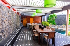 Villa contemporaine – 10 pièces – env. 300 m² – piscine – spa