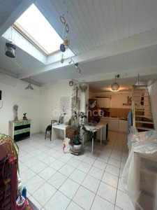 VIEUX LORMONT – BORDEAUX MÉTROPOLE RIVE DROITE - Maison de 180m2 composé de 2 appartements