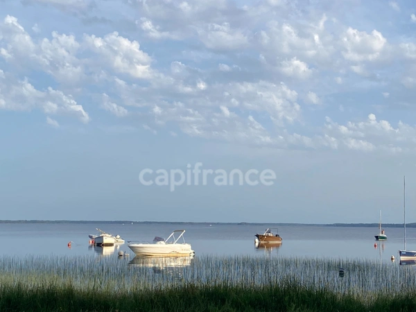 LACANAU LAC – EN 1ERE LIGNE - TERRAIN D'EXCEPTION DE 883M2 – PLEIN SUD – VIABILISE