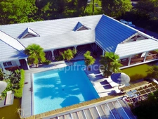 Maison 250m² sur 2000m² à Lacanau – Piscine, spa, sauna – Rare