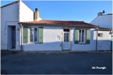 Maison entièrement rénovée à vendre 4 pièces SAINT CLEMENT DES BALEINES (17) à 200 m du centre