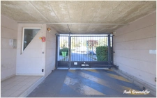 Dpt Yvelines (78), à louer limitrophe Saint Germain en Laye, appartement T2 rénové loué en meublé avec place de parking
