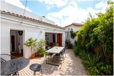 House for sale, 7 rooms, LOIX (17) with possibility of extension