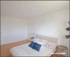 Dpt Yvelines (78), à louer limitrophe Saint Germain en Laye, appartement T2 rénové loué en meublé avec place de parking