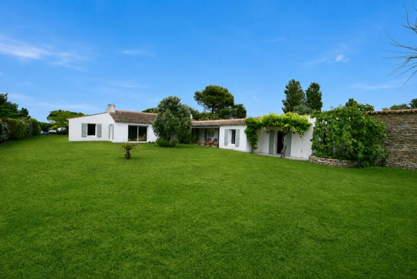 Maison à vendre 9 pièces LES PORTES EN RE (17), 7 chambres, à 2' des plus belles plages