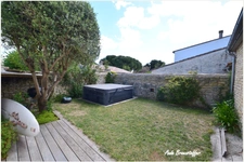 House for sale, 7 rooms, LOIX (17) with possibility of extension