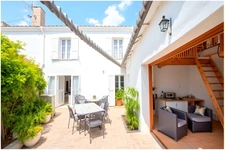 House for sale, 7 rooms, LOIX (17) with possibility of extension
