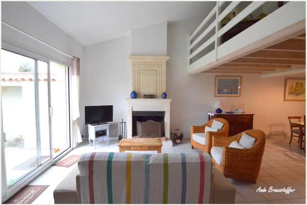 Maison à vendre 5 pièces SAINT MARTIN DE RE (17): Maison familiale lumineuse au calme, proche commerces et plage