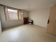 LOURDES CENTRE – Ensemble immobilier à fort potentiel avec ateliers, appartement, garages et terrasse