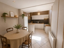 Maison de ville 104 m² – 2 chambres et beaux volumes – BROGLIE (27270)