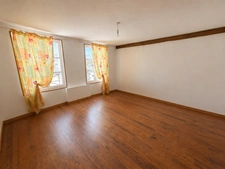 Maison de ville 104 m² – 2 chambres et beaux volumes – BROGLIE (27270)