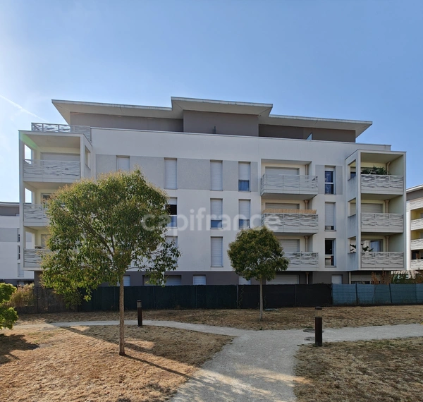 Dpt Essonne (91), à vendre MONTLHERY appartement T1 [résidence récente]