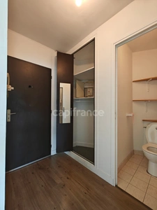 Dpt Hauts de Seine (92), à louer SEVRES appartement T2   