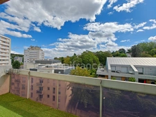 Dpt Hauts de Seine (92), à louer SEVRES appartement T2   