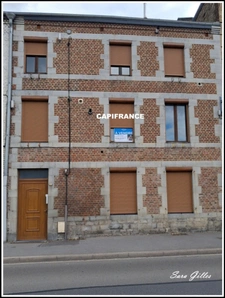 Immeuble de rapport 240 m² – 3 appartements – 1 loué, 2 libres. Potentiel de rendement jusqu’à 9,8 %.