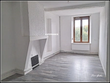 Investment property 240 m² – 3 apartments – 1 rented, 2 vacant. Potential return up to 9.8%.