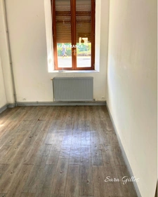 Immeuble de rapport 240 m² – 3 appartements – 2 loués, 1 libre. Potentiel de rendement jusqu’à 9,8 %.
