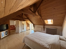 Longère en pierre – 150,76 m² – 6 pièces – 5 chambres – Terrain 6 345 m² – Dépendances – Hangar – Sous-sol complet