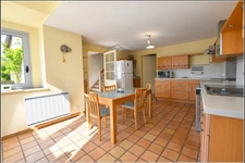 Longère en pierre de 194 m² avec jardin paysager – Landévant, Morbihan Sud