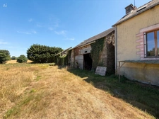 Longère en pierre – 150,76 m² – 6 pièces – 5 chambres – Terrain 6 345 m² – Dépendances – Hangar – Sous-sol complet
