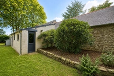 Maison familiale en pierres de caractère – 205 m² – 4 chambres – Jardin de 1 000 m² – Bréhan