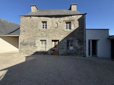 Renovated Character Home with Second Stone House & Exceptional Potential – Plussulien, Brittany