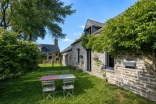 Maison familiale en pierres de caractère – 205 m² – 4 chambres – Jardin de 1 000 m² – Bréhan
