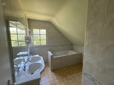 Longère en pierre – 150,76 m² – 6 pièces – 5 chambres – Terrain 6 345 m² – Dépendances – Hangar – Sous-sol complet