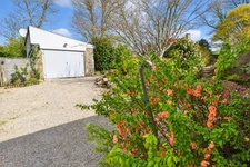 Longère en pierre de 194 m² avec jardin paysager – Landévant, Morbihan Sud