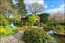 Longère en pierre de 194 m² avec jardin paysager – Landévant, Morbihan Sud
