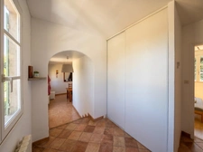 Longère en pierre – 150,76 m² – 6 pièces – 5 chambres – Terrain 6 345 m² – Dépendances – Hangar – Sous-sol complet