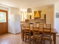 Longère en pierre – 150,76 m² – 6 pièces – 5 chambres – Terrain 6 345 m² – Dépendances – Hangar – Sous-sol complet