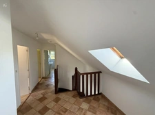Longère en pierre – 150,76 m² – 6 pièces – 5 chambres – Terrain 6 345 m² – Dépendances – Hangar – Sous-sol complet