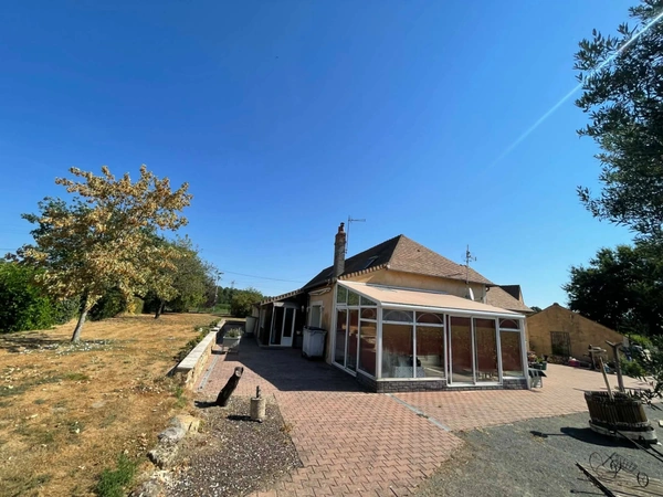 Fermette  à vendre 8 pièces  énorme possibilité