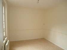 COGNAC Rue Piétonne A Vendre Local Commercial + Logement