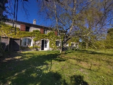 CHATEAUBERNARD A Vendre Maison 8 Pièces avec Studio 2 Pièces