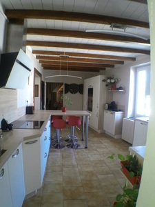 CHATEAUBERNARD A Vendre Maison 8 Pièces avec Studio 2 Pièces