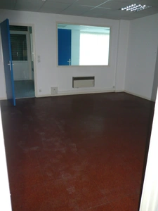 ⚜ A LOUER CHATEAUBERNARD Zone Commercial Local Bureau ⚜
