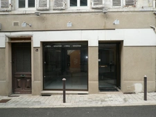 COGNAC Rue Piétonne A Vendre Local Commercial + Logement